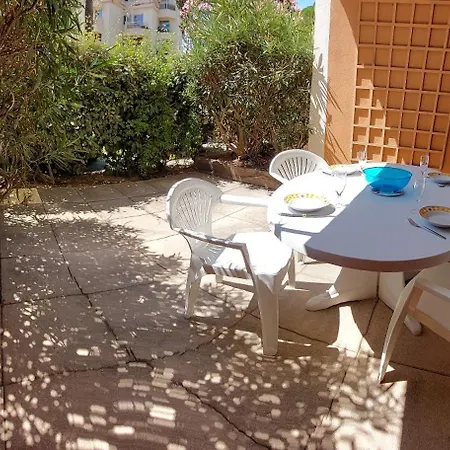 Apartment Climatise 2 Personnes Avec Terrasse Et Piscine Sainte-Maxime